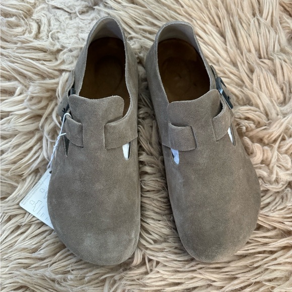Birkenstock Shoes - NEW IN BOX Birkenstock London Clogs Taupe size 40